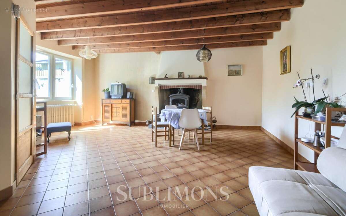 Maison avec dépendance habitable et Hangar - photo 5