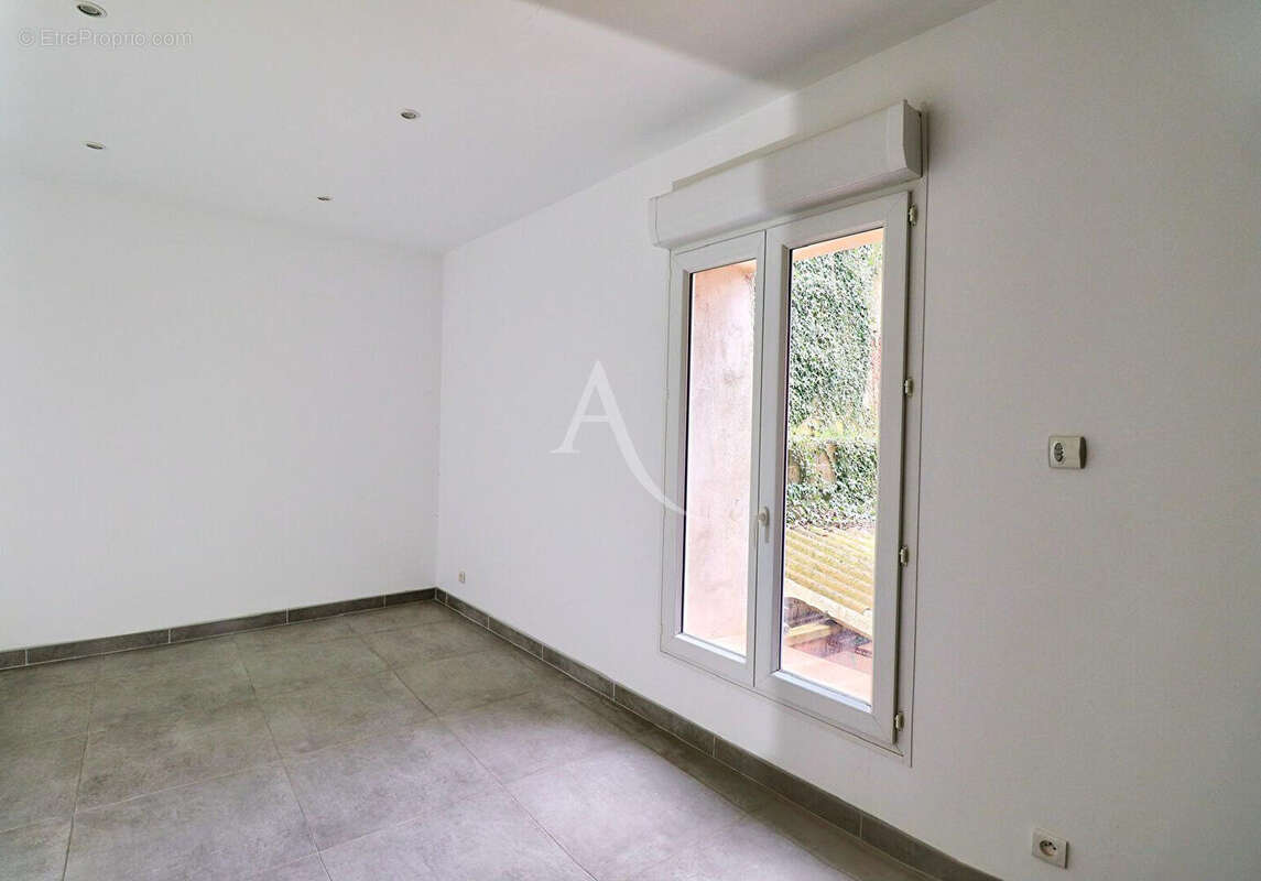 Appartement à GINASSERVIS