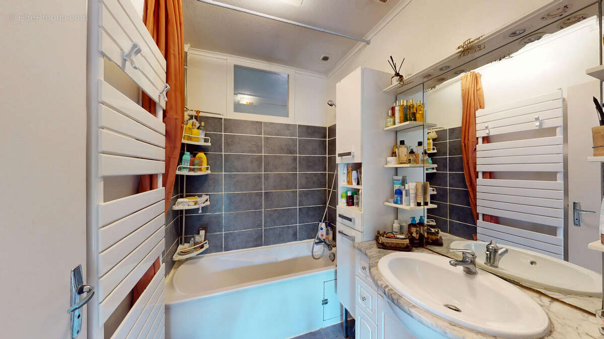 Maison à LESCURE-D'ALBIGEOIS