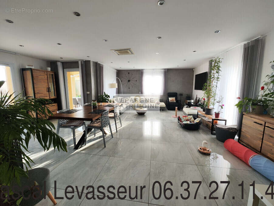 Maison 168 m² à Satolas-Et-Bonce  - photo 4