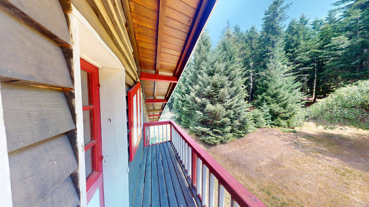 Chalet en bois sur sous sol et terrain attenant boisé - photo 18