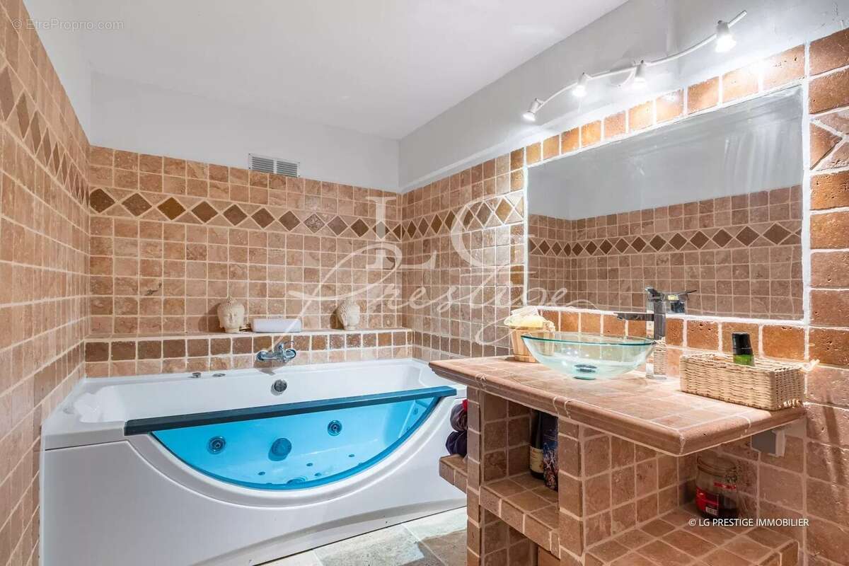 Villa avec Double Entrée – Idéale pour Deux Familles ou Investisseurs - photo 8