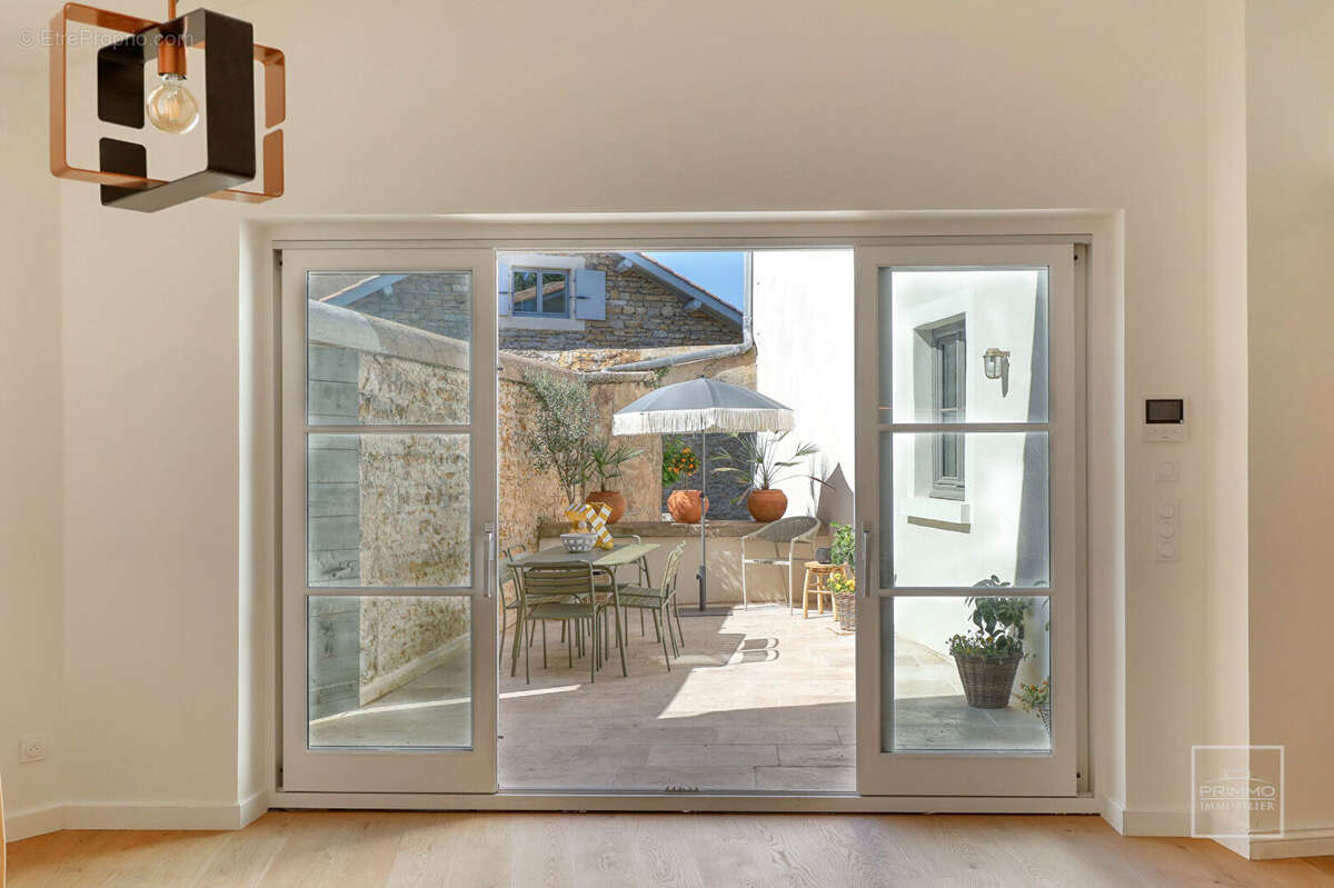 Maison à SAINT-CYR-AU-MONT-D&#039;OR