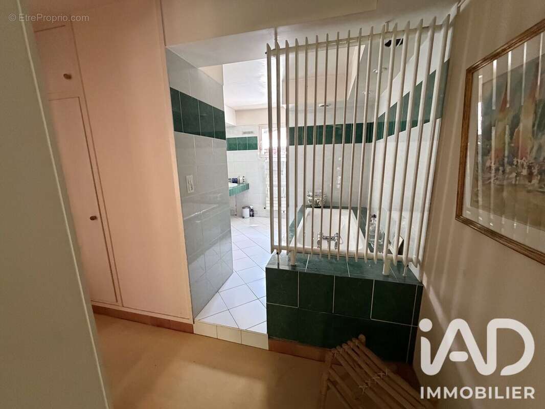 Maison 184 m² à Saint-Sauveur-Sur-Ecole  - photo 8