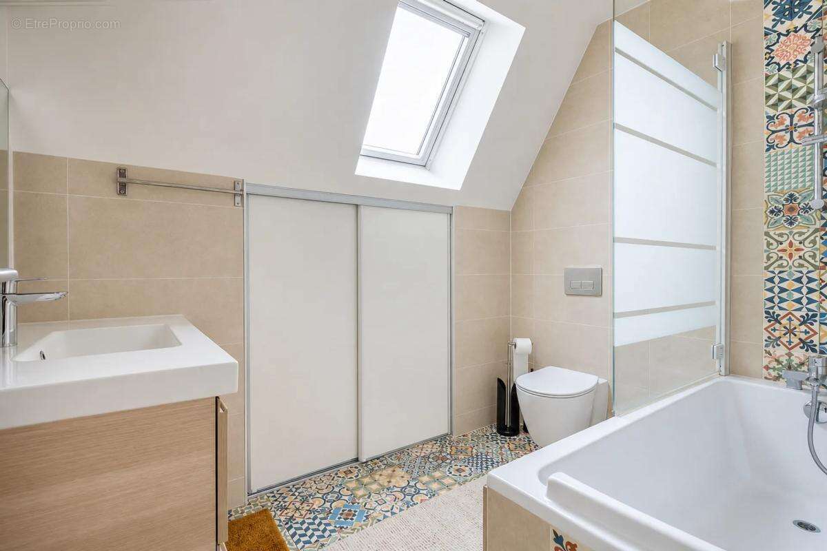 Maison spacieuse et rénovée à Romainville - photo 9