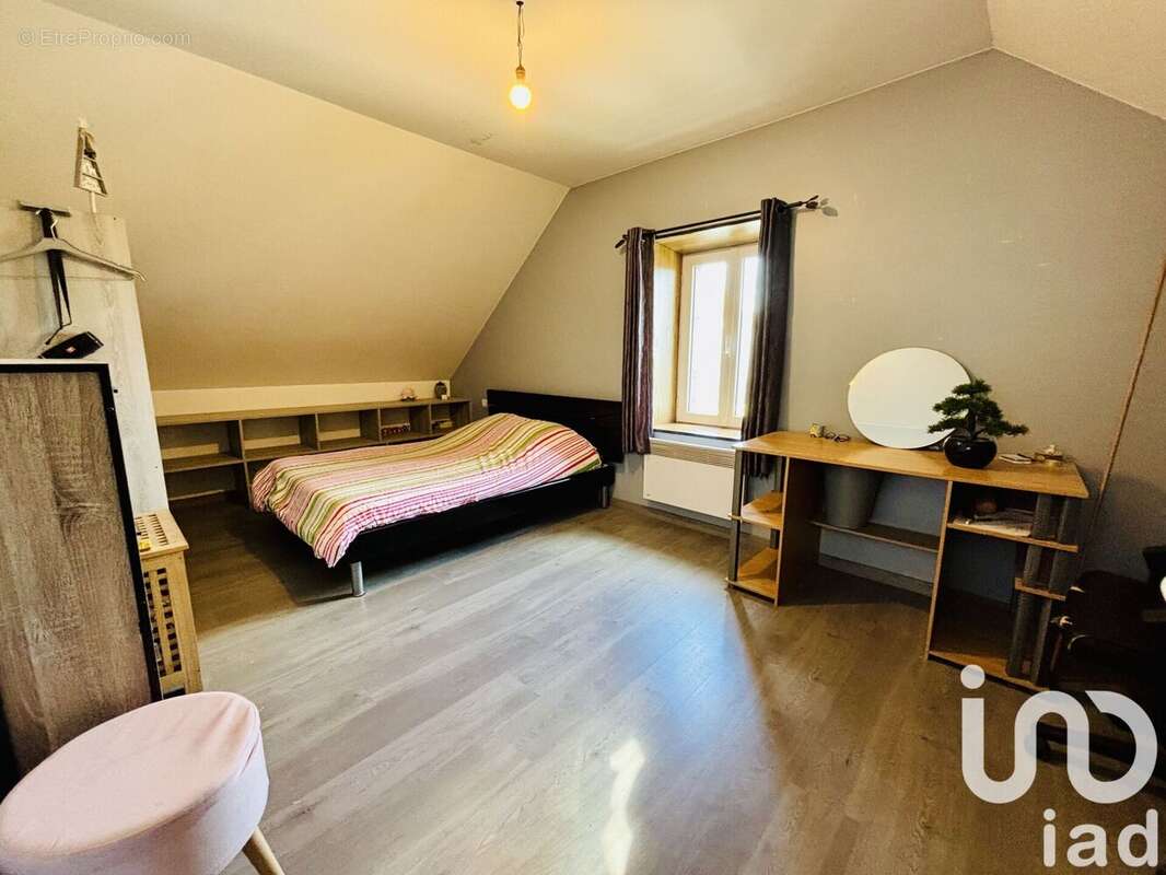 Photo 6 - Maison à VIVIER-AU-COURT