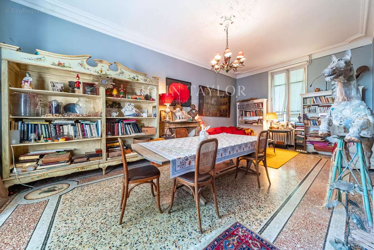 Maison Bourgeoise en plein coeur de village - photo 6
