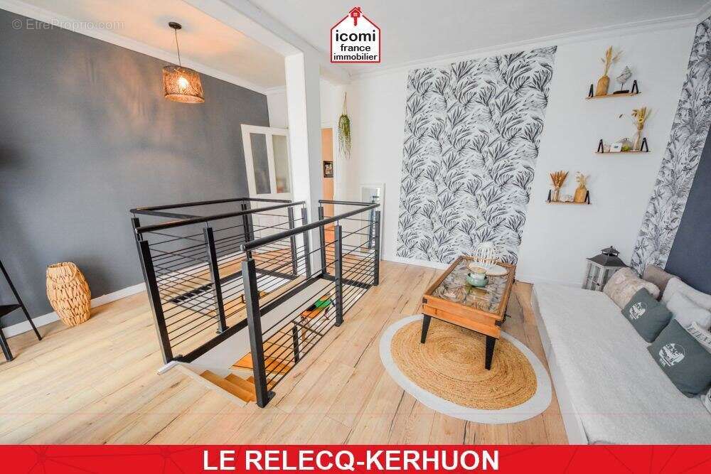Maison à LE RELECQ-KERHUON