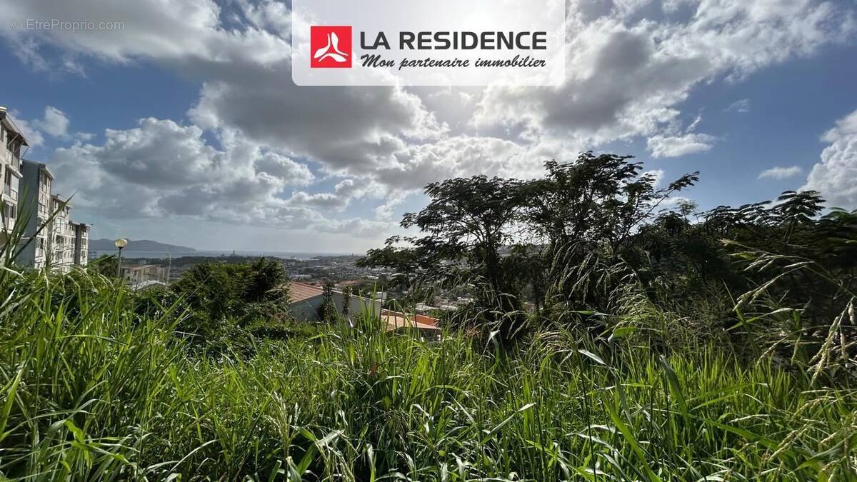 Terrain à FORT-DE-FRANCE