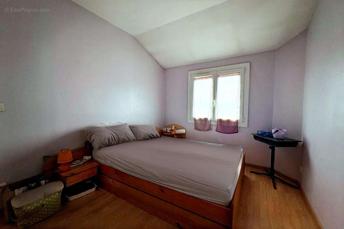 Maison à VAULX-MILIEU