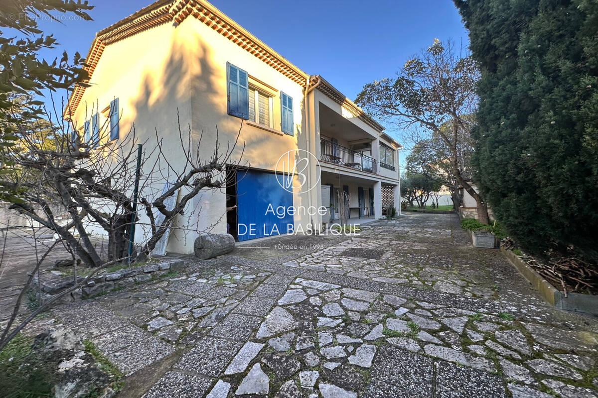 Maison à SAINT-MAXIMIN-LA-SAINTE-BAUME