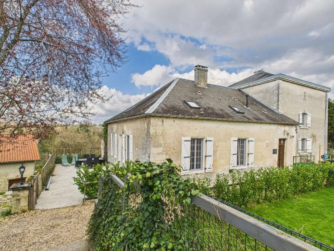 Maison à SAINT-MEARD-DE-DRONE