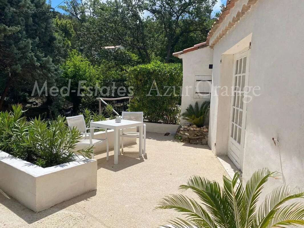 Maison à LA GARDE-FREINET