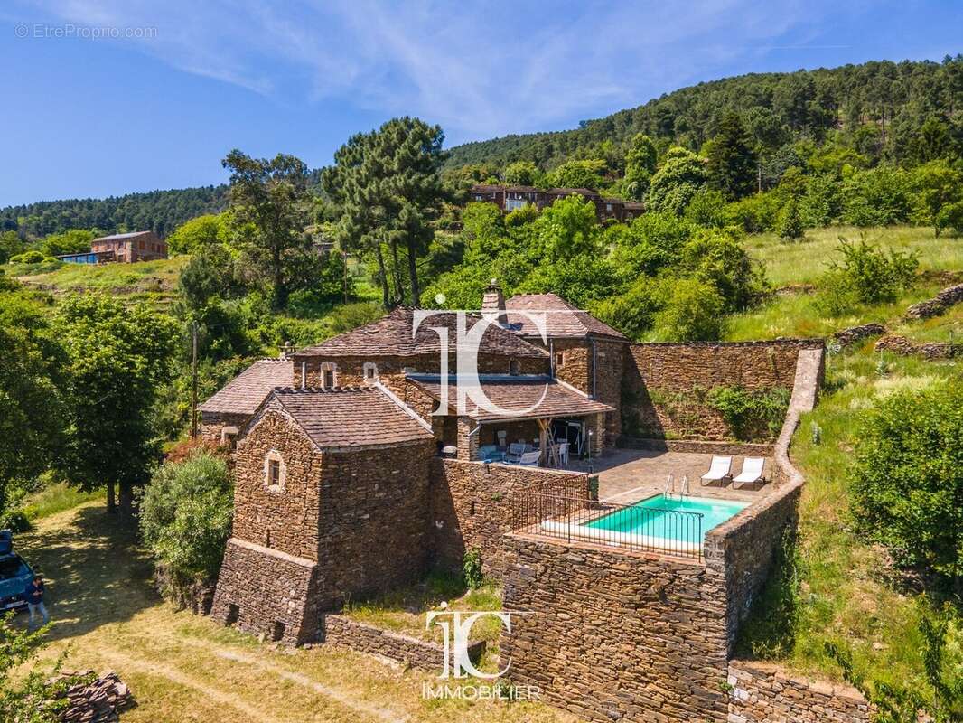 Mas ancien du xviiieme siècle 108m² habitables 4 chambres terrain de 3 173 m² piscine - photo 5
