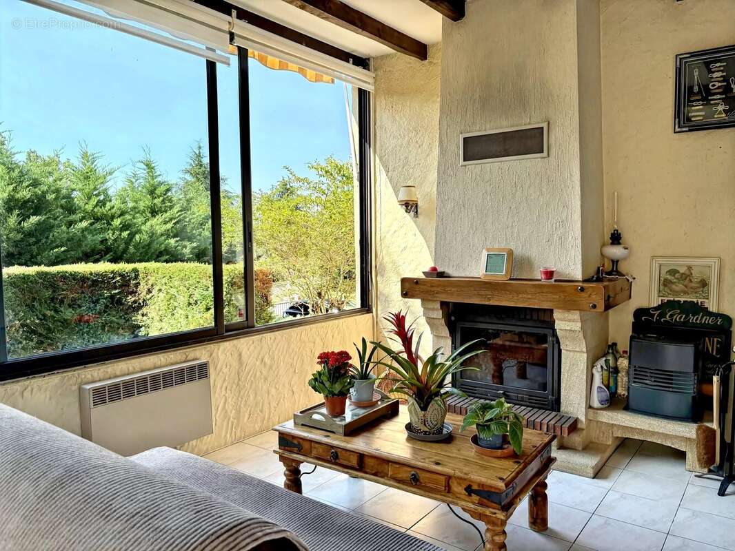 Maison de plain-pied avec véranda accueillante et piscine - photo 8