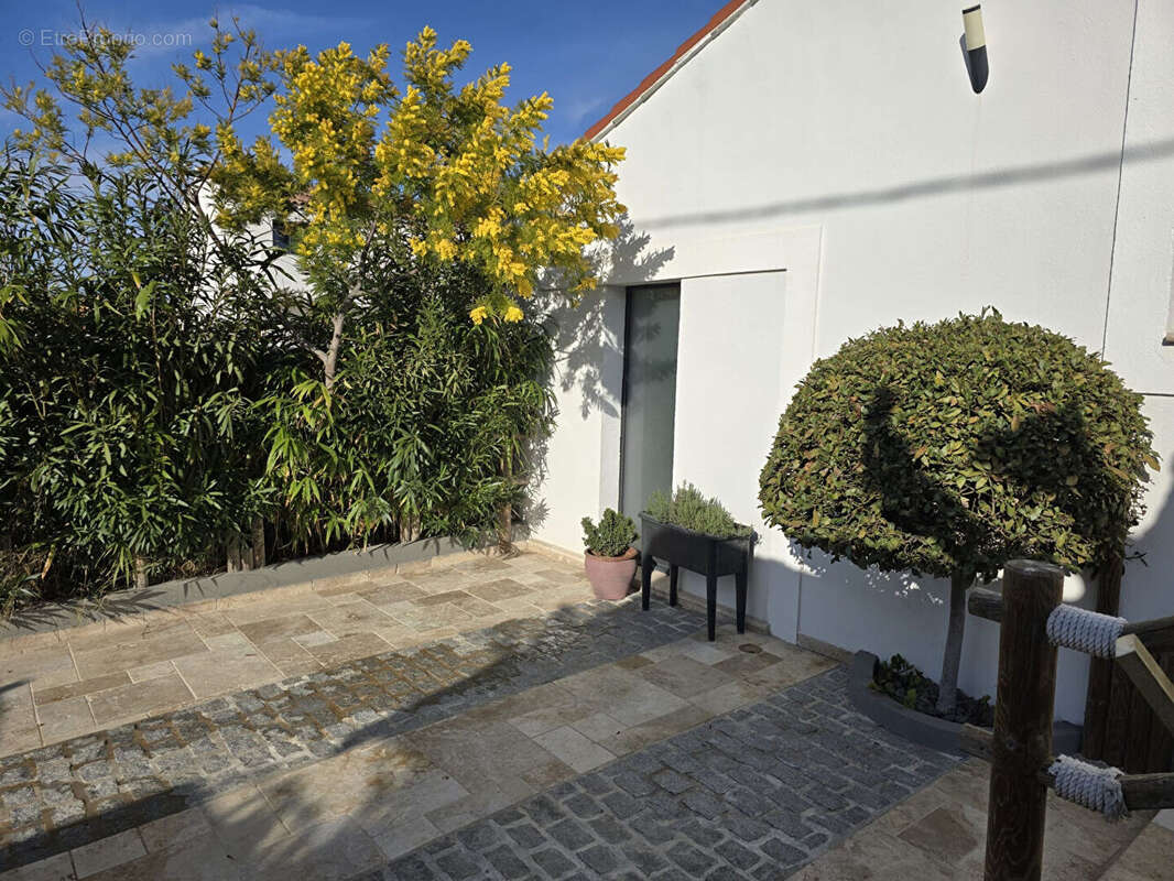 Maison à SAINT-VICTORET