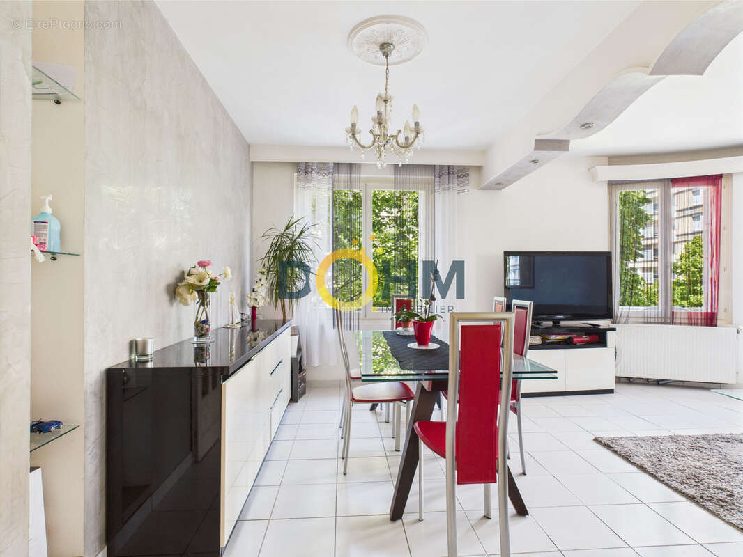 Appartement à SAINT-ETIENNE