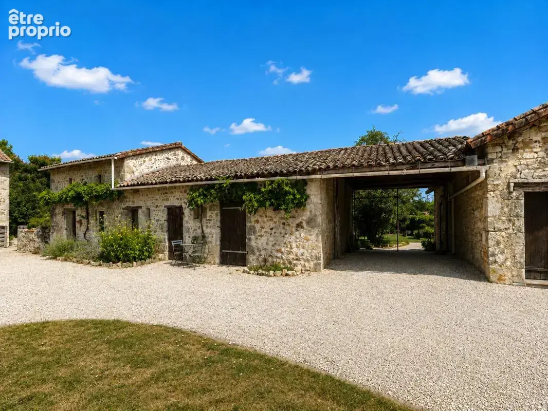 Maison en pierre 4 ch., gîte, piscine & terrain - photo 27