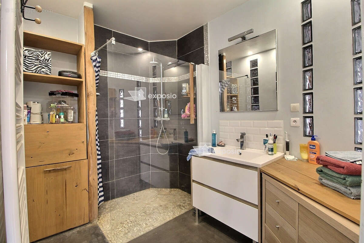 Maison d'habitation et Gîte à Coulon - photo 10