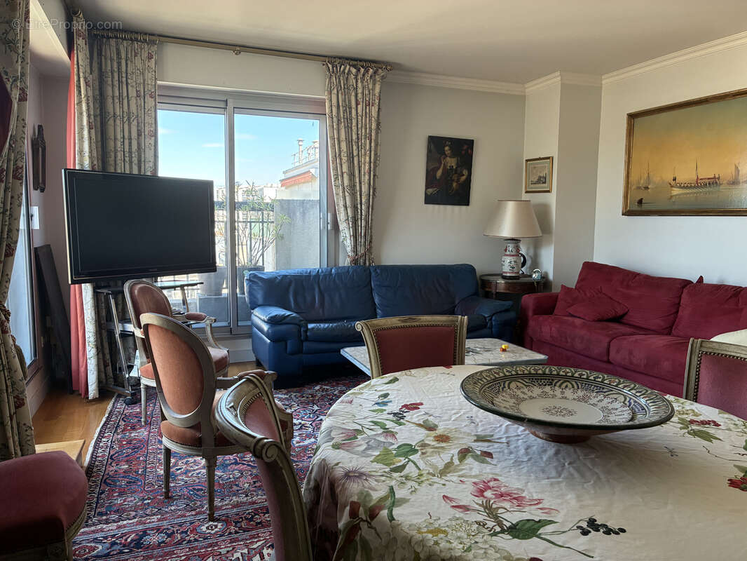 Appartement à PARIS-15E