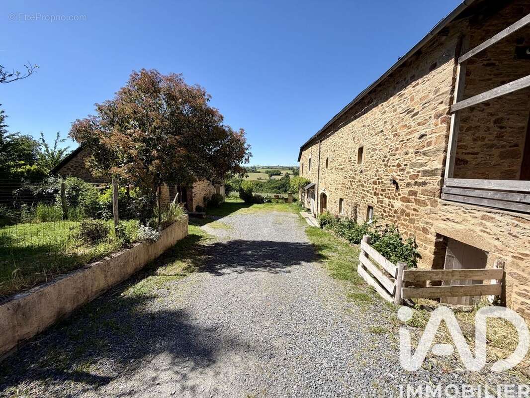 Photo 3 - Maison à CASSAGNES-BEGONHES