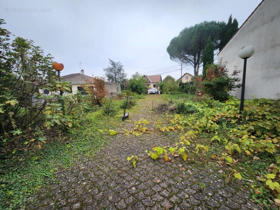 Terrain à VAULX-EN-VELIN