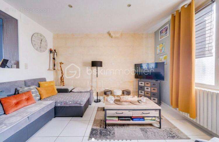 Maison à CADILLAC-EN-FRONSADAIS