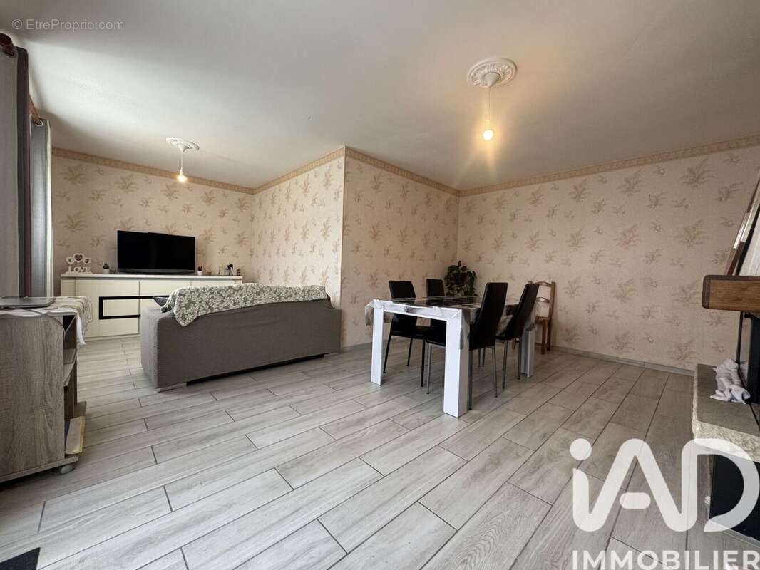 Photo 2 - Maison à ETREPAGNY