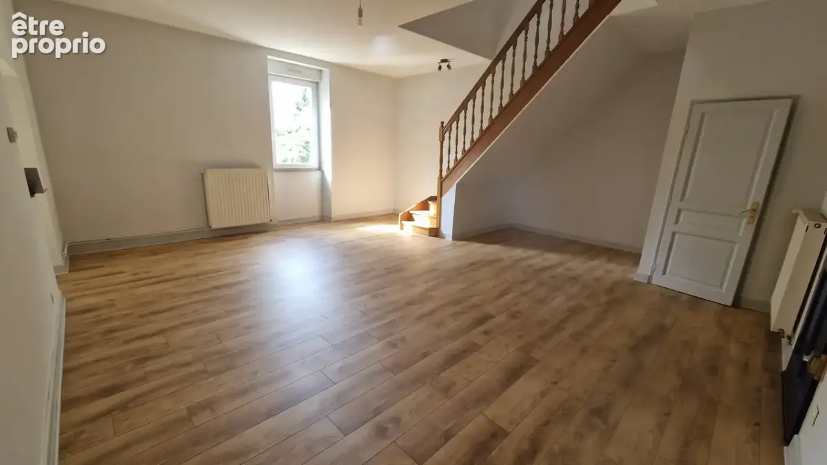 Appartement F3 duplex rénové 2 parkings privatifs environnement privilégié - photo 4