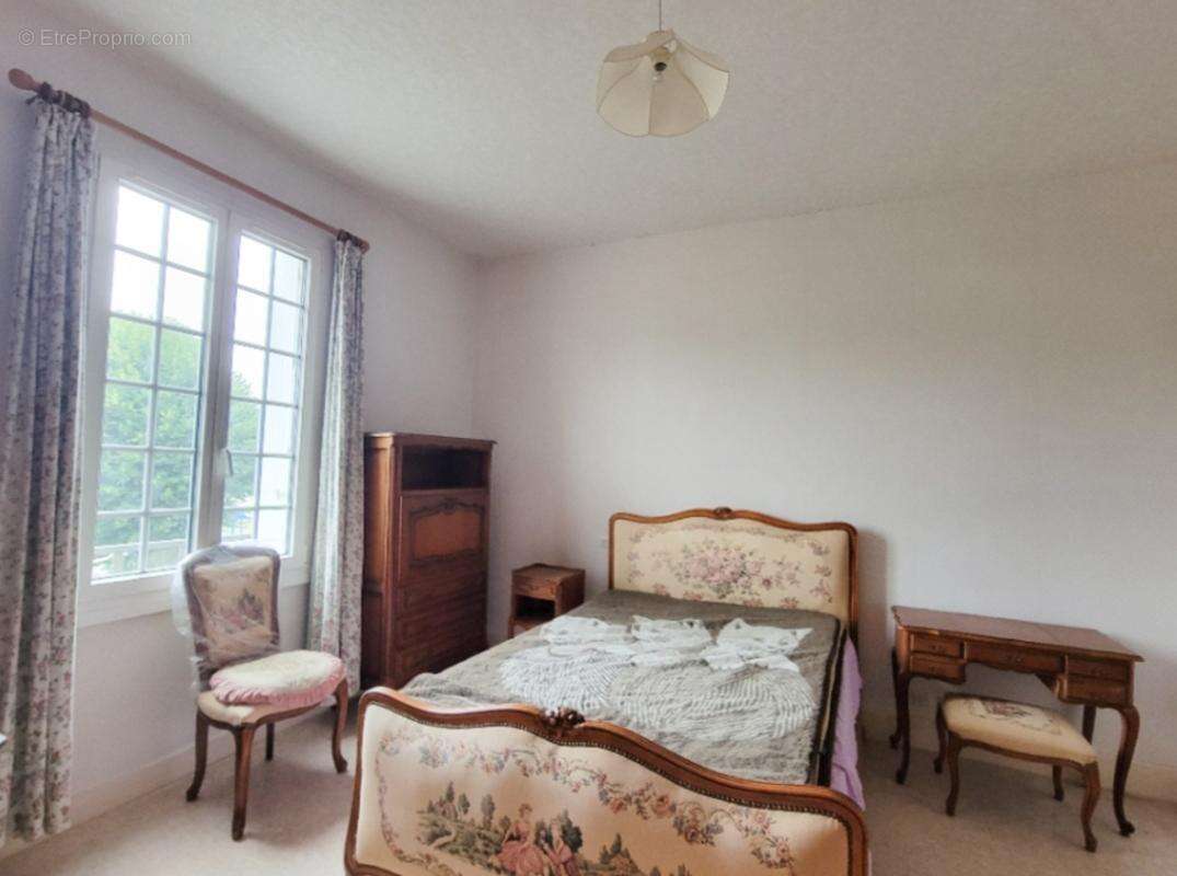 Maison à NEUILLE-PONT-PIERRE