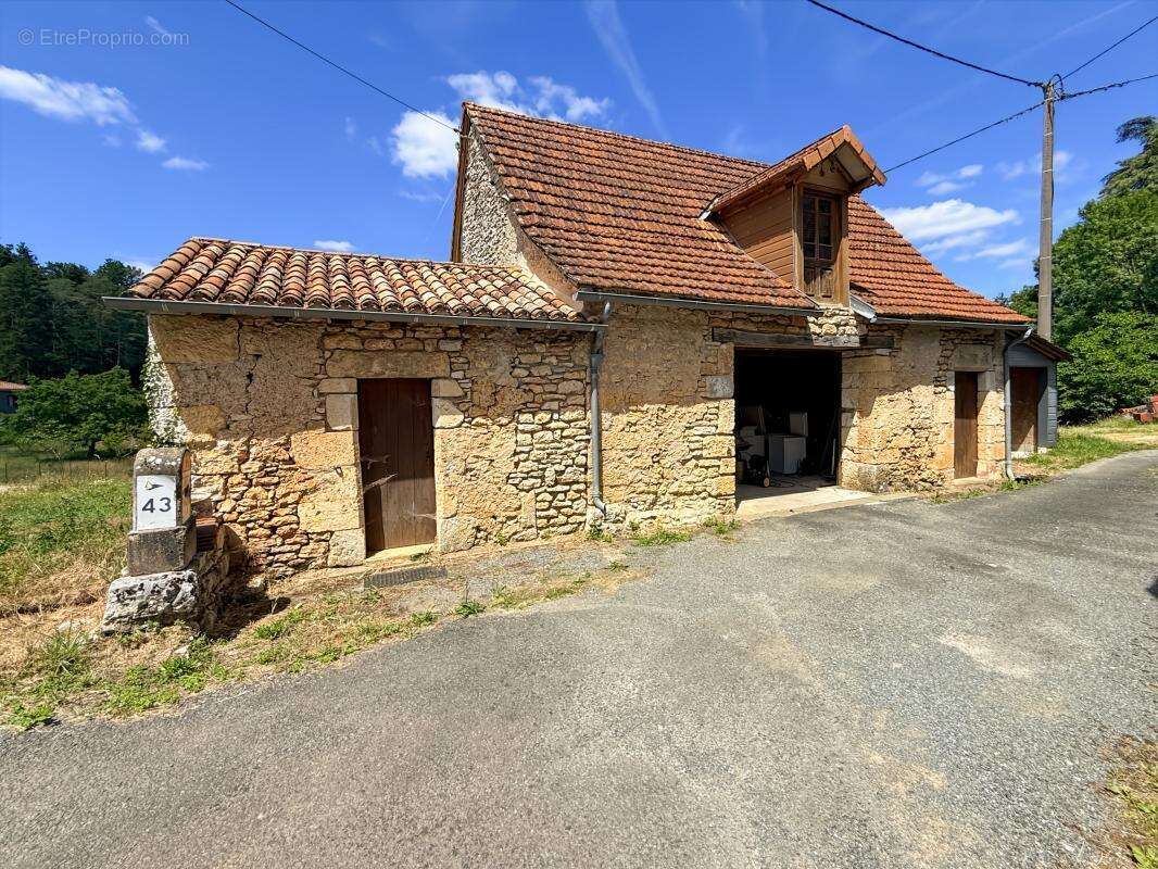 Maison à SAVIGNAC-LES-EGLISES