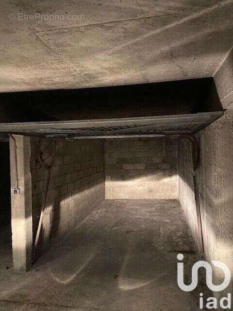 Photo 4 - Parking à COURBEVOIE