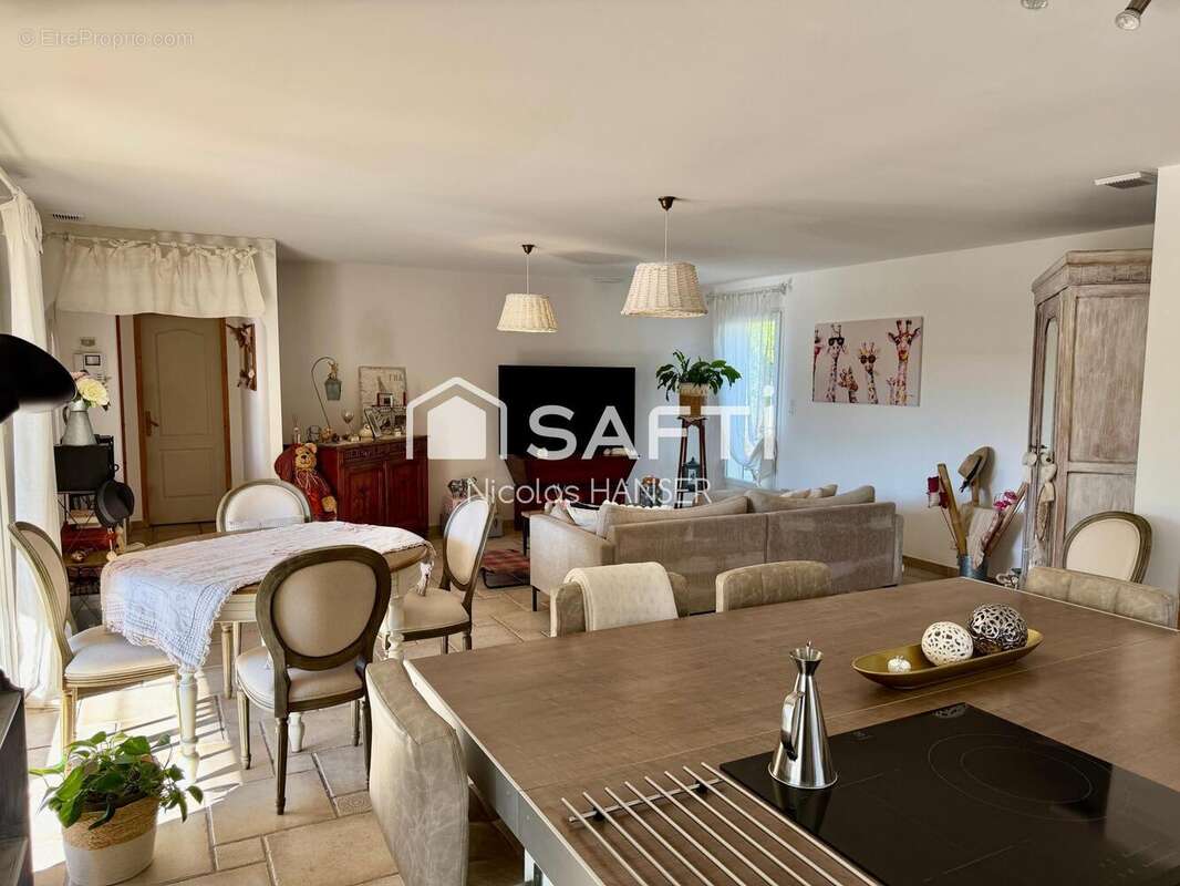 Maison 130 m² à Saint-Julien-De-Cassagnas  - photo 6
