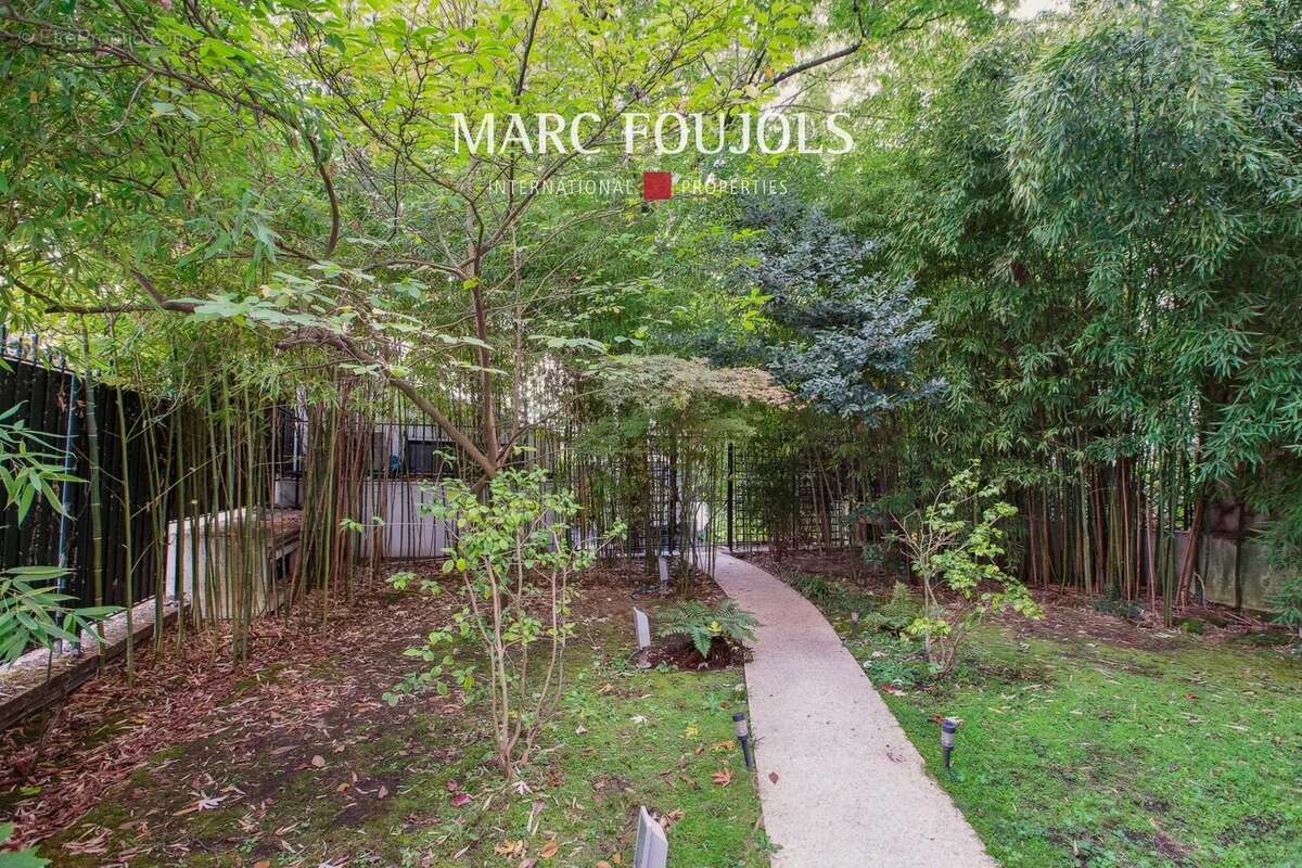 Appartement à NEUILLY-SUR-SEINE