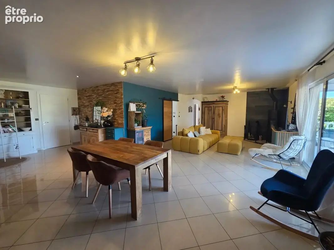 Maison 6 pièces 147 m² à vendre à Douzat (16290) - photo 2