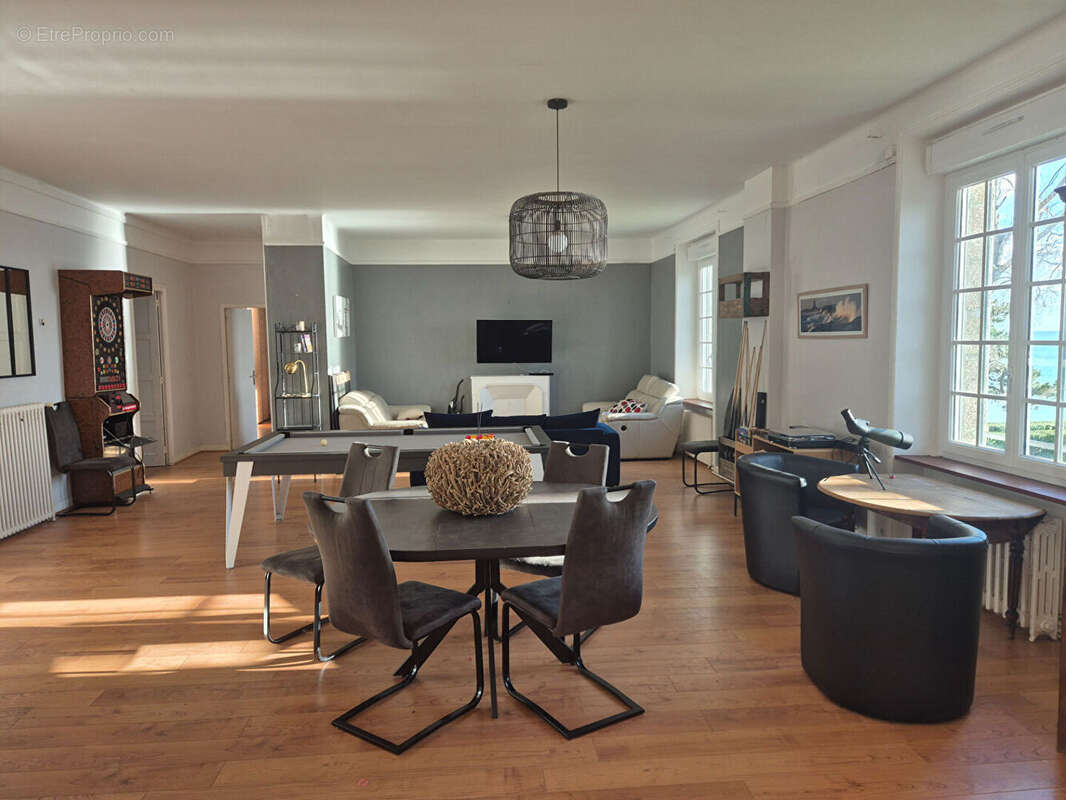 Appartement à REVILLE