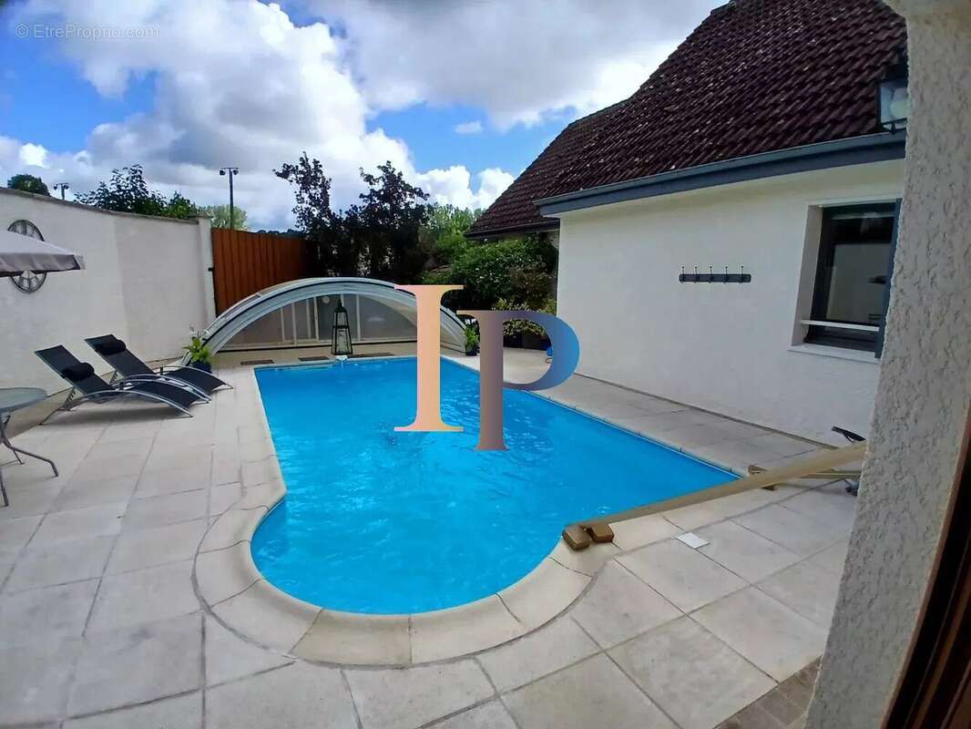 Maison à LA CLAYETTE