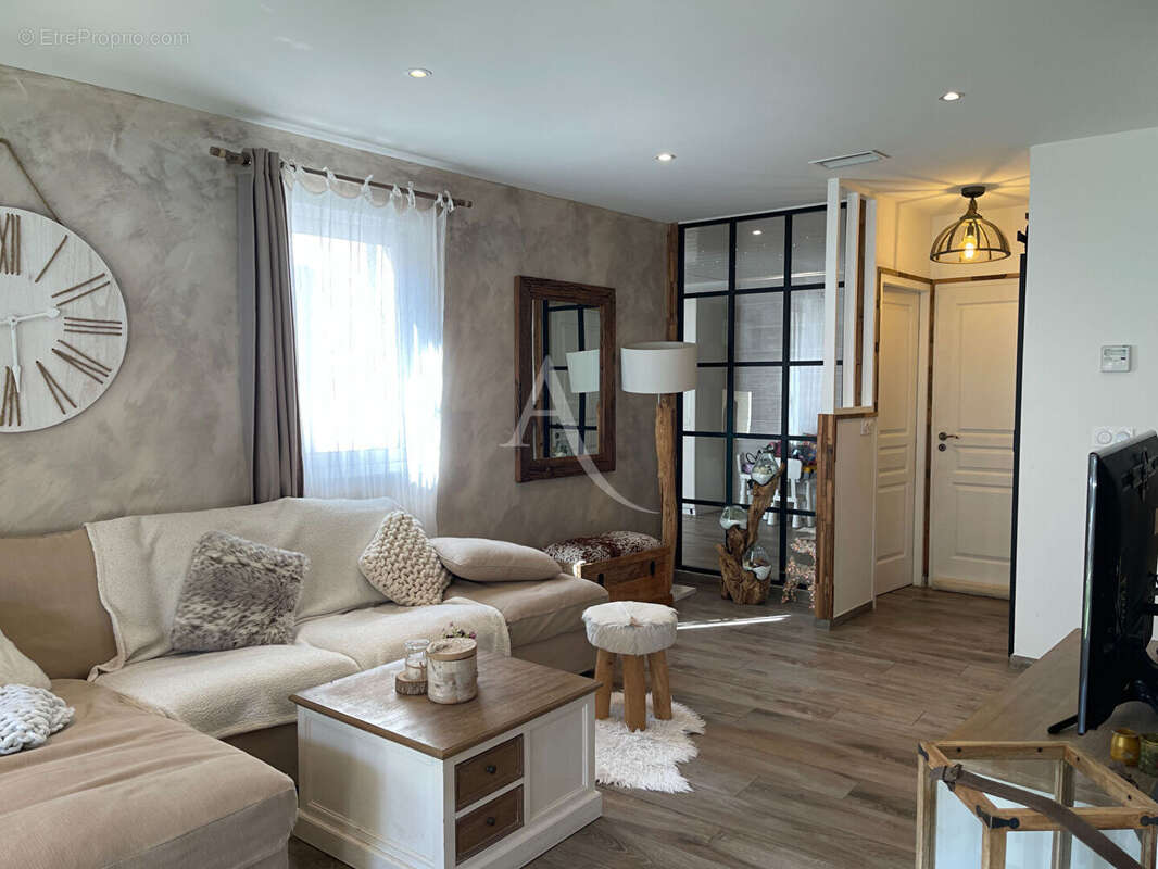 Appartement à GINASSERVIS