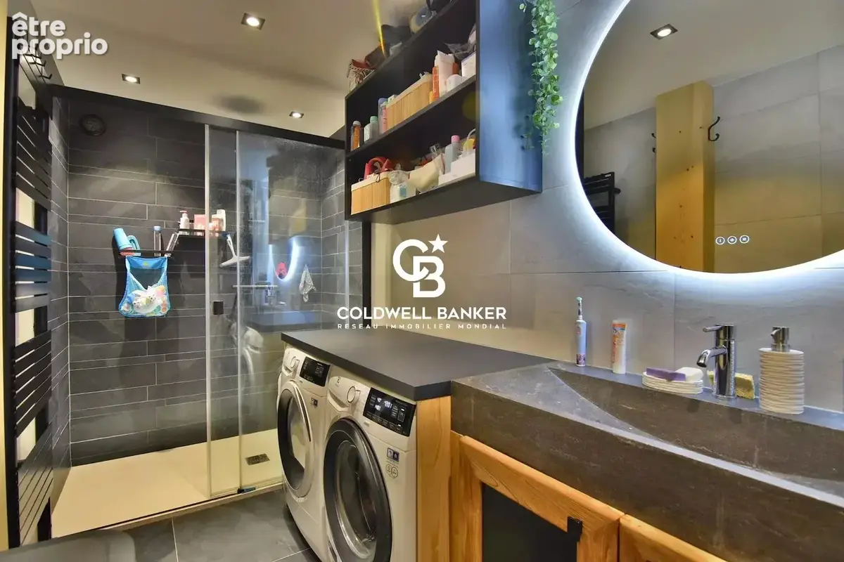 Appartement T3, 2 chambres avec terrasse et jardin privatif - Chamonix secteur Les Bossons - photo 5