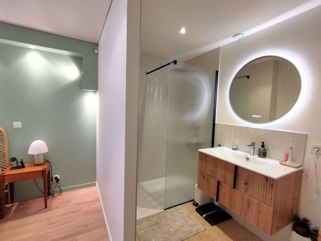 Appartement à NEUVILLE-SUR-SAONE