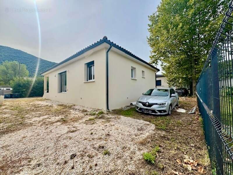 Maison à LES SALLES-DU-GARDON