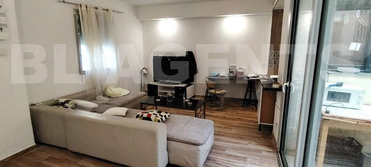 mais Oueslati salon - Maison à MARSEILLE-10E