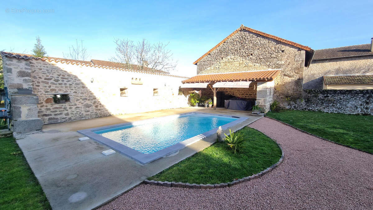 20251218_144641 - Maison à PIEGUT-PLUVIERS