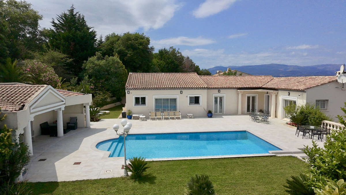 Maison à VALLAURIS