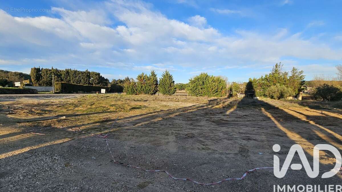 Terrain 2628 m² à Tresques  - photo 3