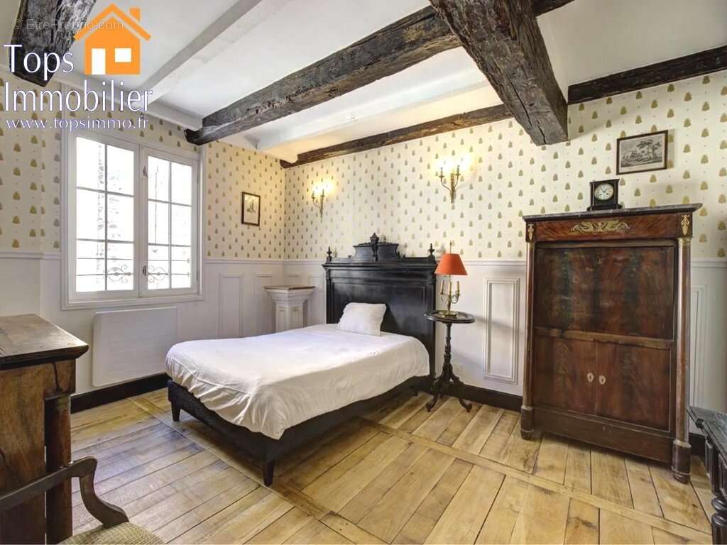 Maison à VILLEFRANCHE-DE-ROUERGUE
