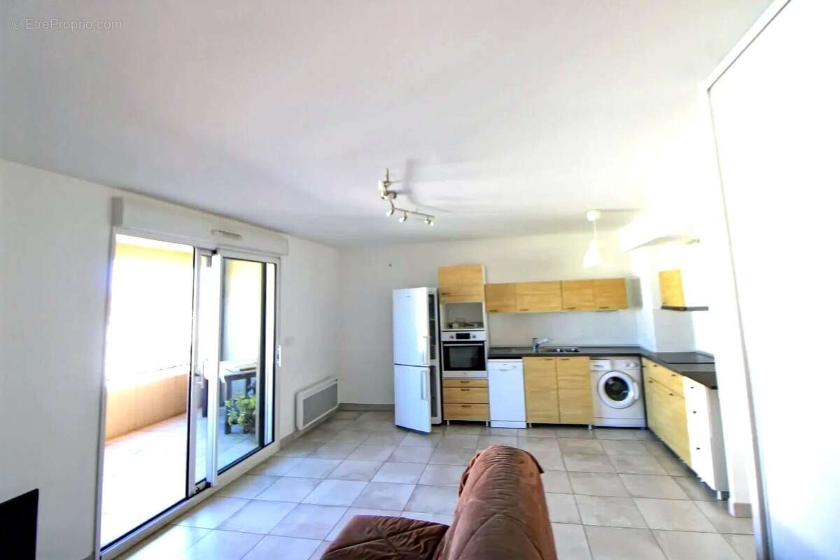 Appartement à MEZE