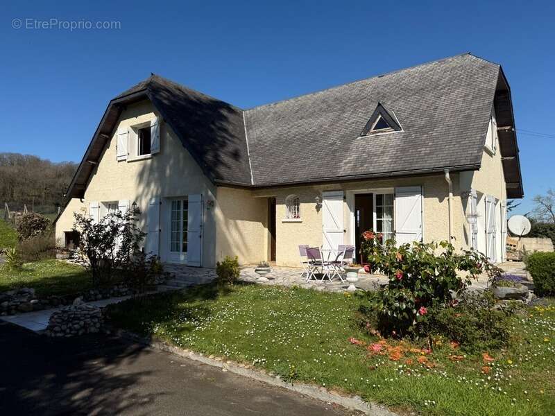 Grande maison avec dépendance sur 3460 m² de terrain - photo 21