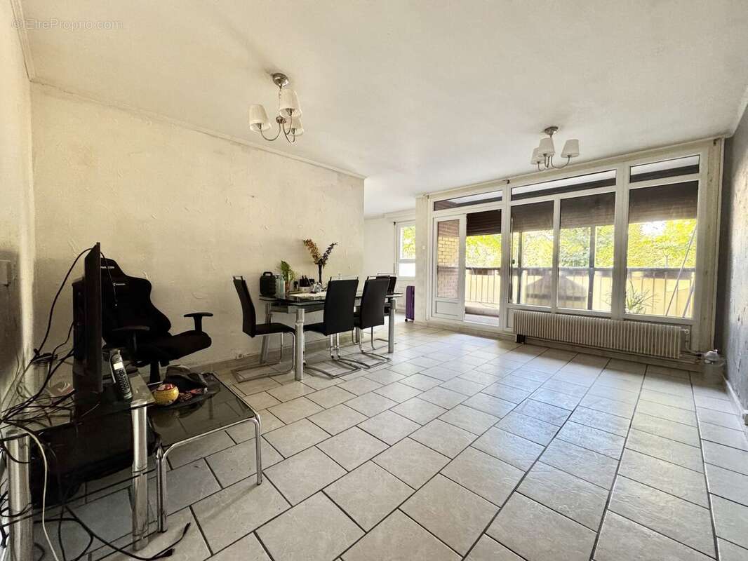 Appartement à SURVILLIERS