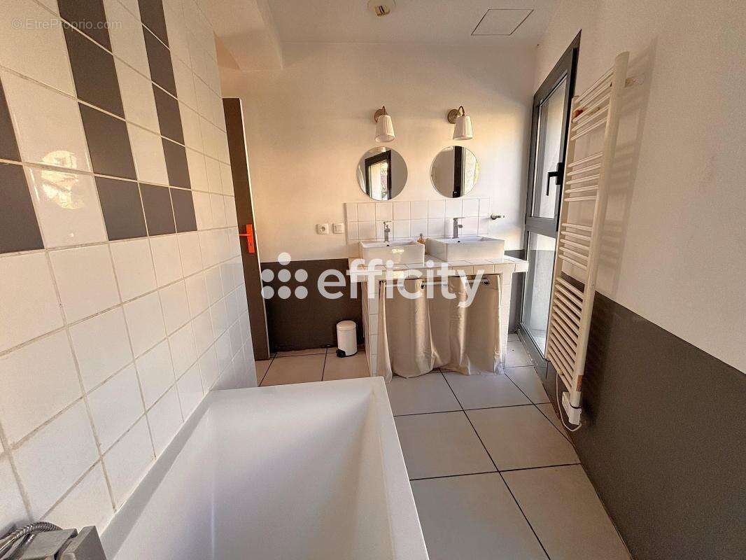 Maison à MARSEILLE-7E